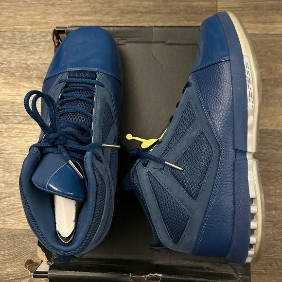 Nike Air Jordan Retro 16 Trophy Room - Picture 8 of 12